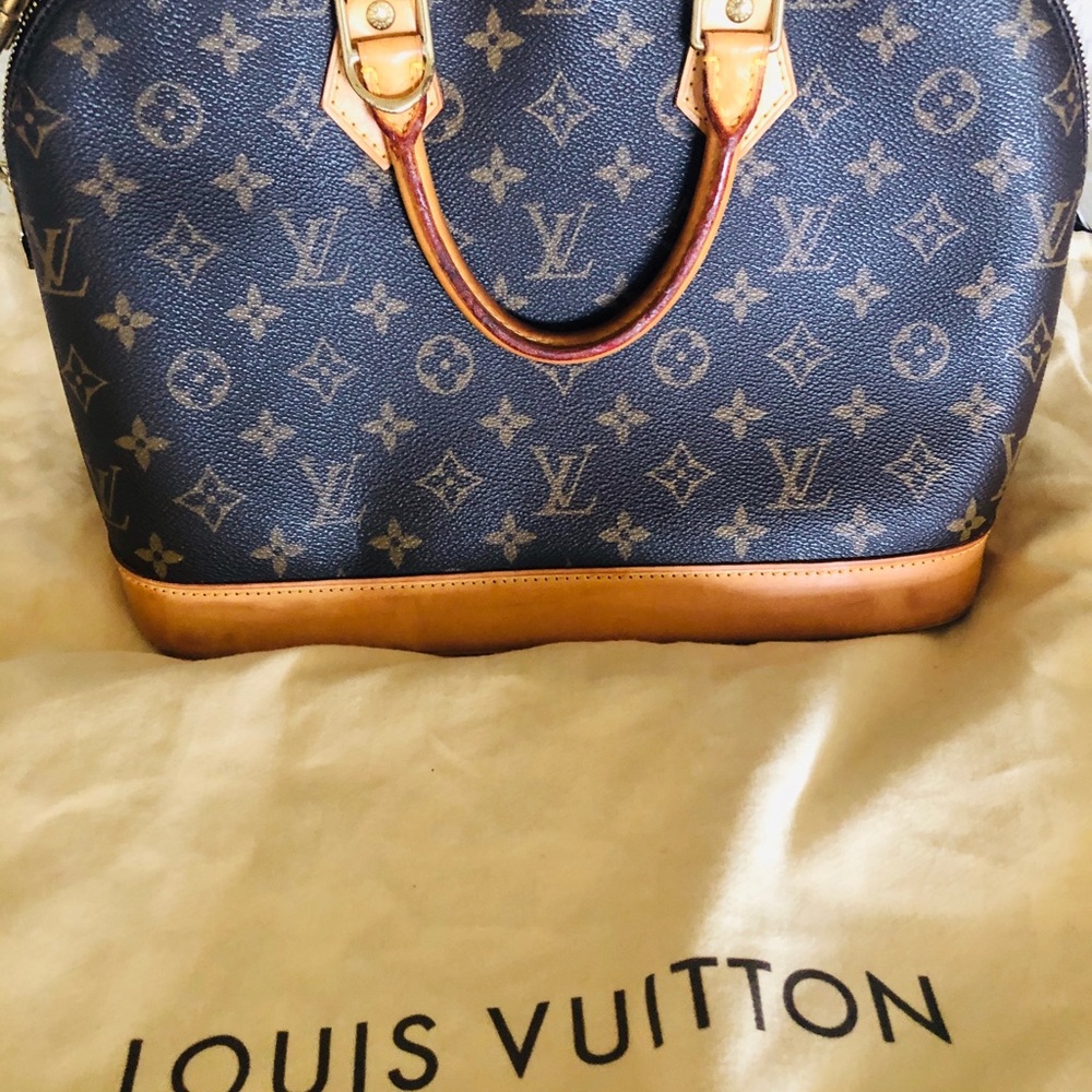 EUC Authentic Louis Vuitton in excellent condition - Picture 2 of 15
